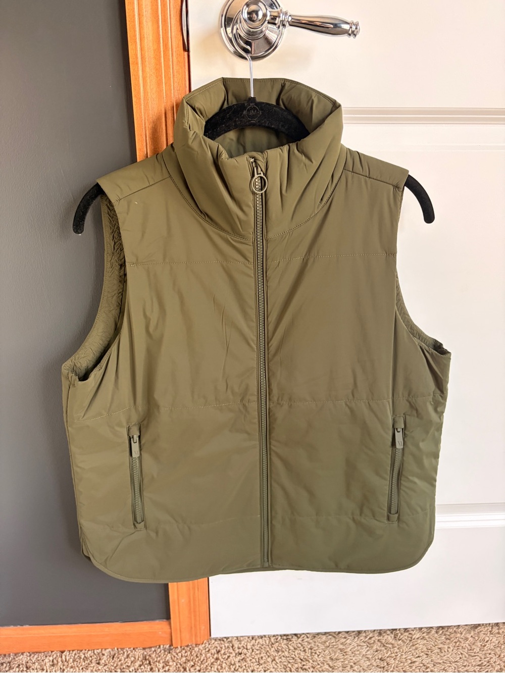 Vuori Olive Green Puffer Vest - Sleeveless Zip-Up